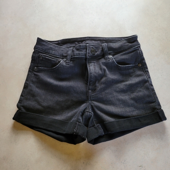 5/$15 American Eagle Midi Short - Picture 1 of 4